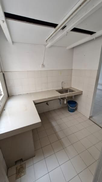 Flat for Sale at Taman Saujana Puchong - Paul Lee - Kitchen - PropertyGuru.com.my