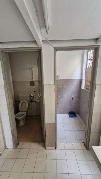 Flat for Sale at Taman Saujana Puchong - Paul Lee - Bathroom - PropertyGuru.com.my