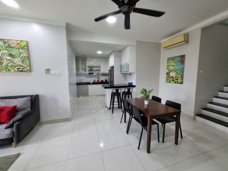 Rumah Banglo untuk Dijual di Shah Alam (Selangor) - Noraini Dahan - Living Room - PropertyGuru.com.my