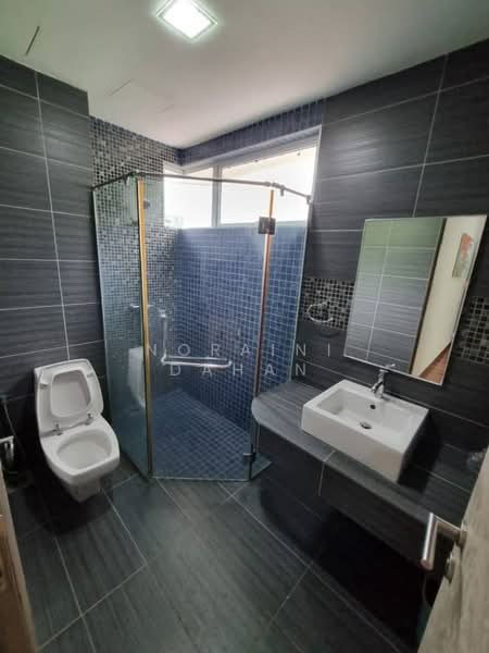 Rumah Banglo untuk Dijual di Shah Alam (Selangor) - Noraini Dahan - Bathroom - PropertyGuru.com.my