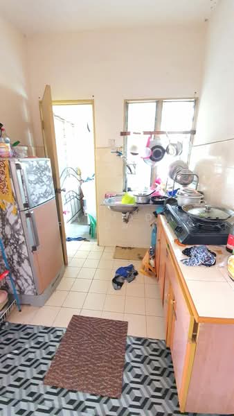Rumah Flat untuk Dijual di Flat PKNS Section 7 - Ahmad Firdaus Mahmod - Kitchen - PropertyGuru.com.my