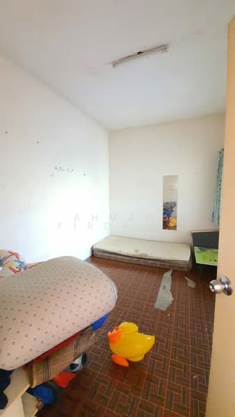 Rumah Flat untuk Dijual di Flat PKNS Section 7 - Ahmad Firdaus Mahmod - Bedroom - PropertyGuru.com.my