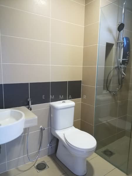 Servis Apartment untuk Disewa di Amerin Residence - Emma R - Bathroom - PropertyGuru.com.my