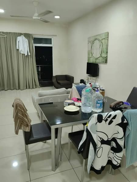 Kondominium untuk Dijual di M Condominium @ Larkin - Alicia Lian - Living Room - PropertyGuru.com.my