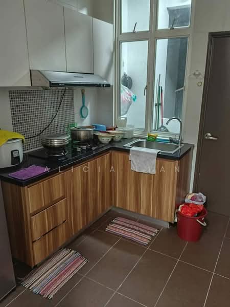 Kondominium untuk Dijual di M Condominium @ Larkin - Alicia Lian - Kitchen - PropertyGuru.com.my