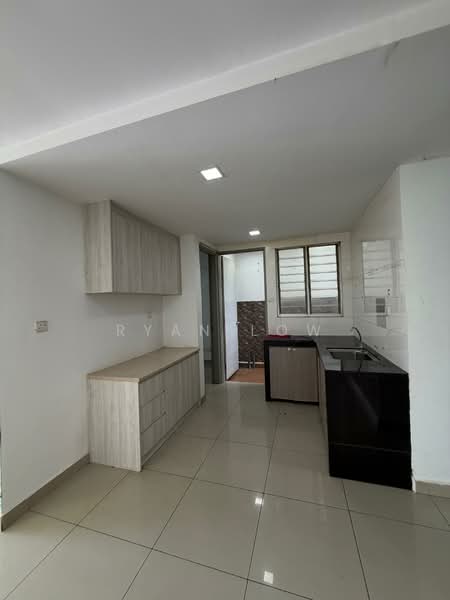 Kondominium untuk Dijual di Suasana Lumayan - Ryan Low - Kitchen - PropertyGuru.com.my