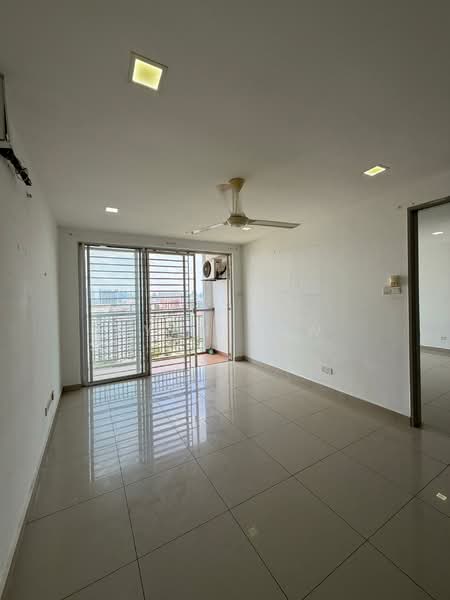 Kondominium untuk Dijual di Suasana Lumayan - Ryan Low - Living Room - PropertyGuru.com.my