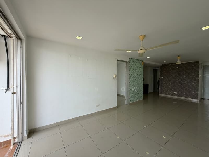 Kondominium untuk Dijual di Suasana Lumayan - Ryan Low - Living Room - PropertyGuru.com.my