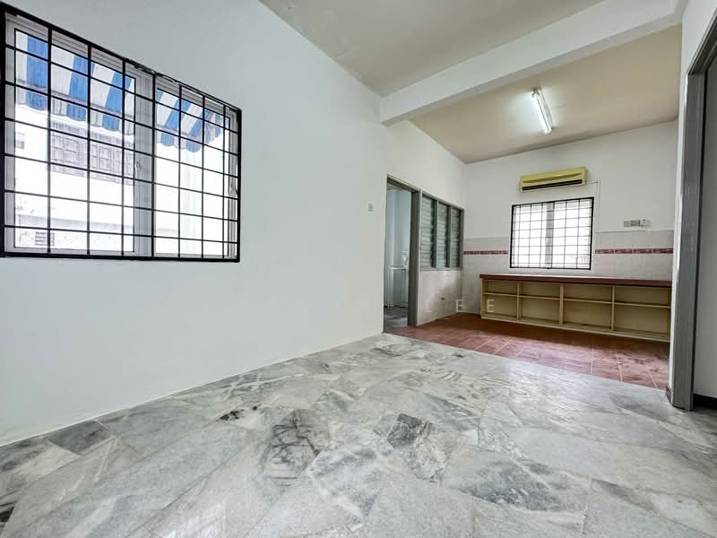 2-storey Terraced House for Sale in Taman Wawasan (Puchong) - Jayden Lee - Kitchen - PropertyGuru.com.my