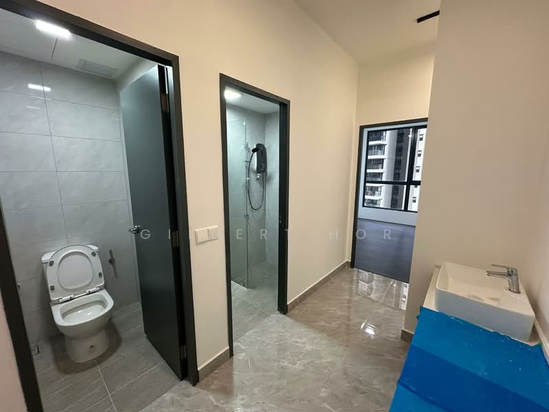 Servis Apartment untuk Disewa di Altris Residences @ The Quartz WM - Gilbert Hor - Bathroom - PropertyGuru.com.my