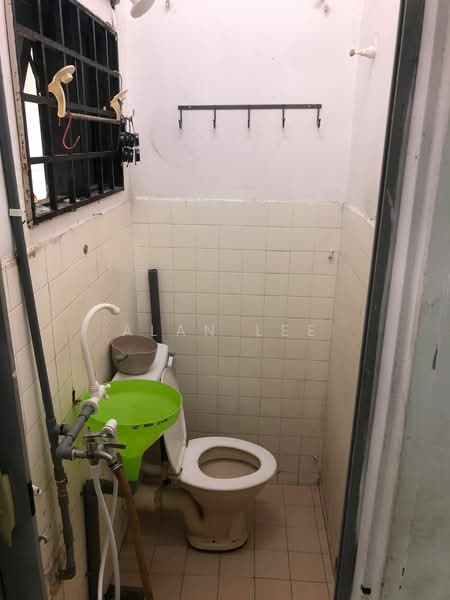 Townhouse for Sale in Taman Bukit Teratai (Ampang) - Alan Lee - Bathroom - PropertyGuru.com.my