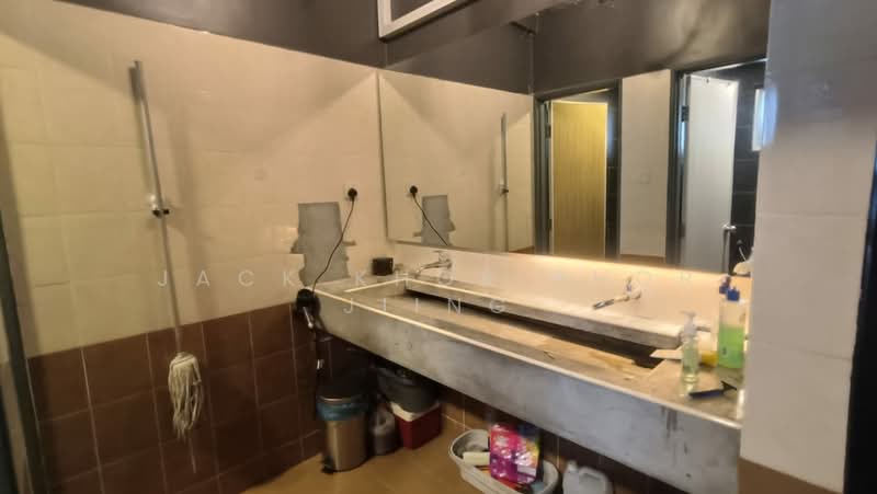 Shop / Office for Rent in Setia Alam (Selangor) - Jack Khor Phor Jiing - Bathroom - PropertyGuru.com.my