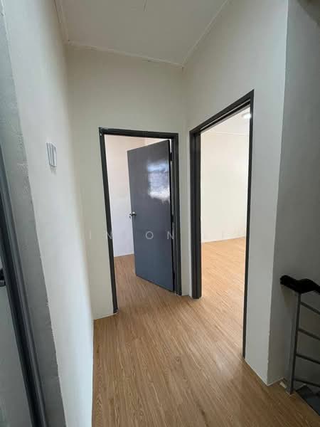Rumah Teres untuk Dijual di Bandar Putra (Kulai) - Winson Lim - Corridor - PropertyGuru.com.my