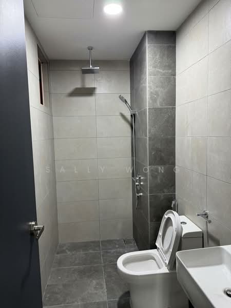 Servis Apartment untuk Disewa di JRK Convena - Sally Wong - Bathroom - PropertyGuru.com.my