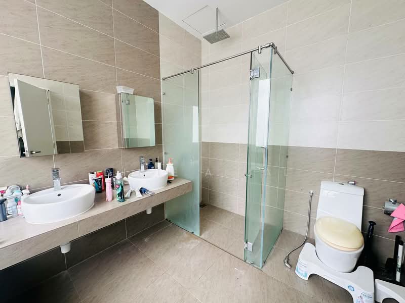 Semi-Detached House for Sale in Cyberjaya (Selangor) - Dinie Akmal - Bathroom - PropertyGuru.com.my