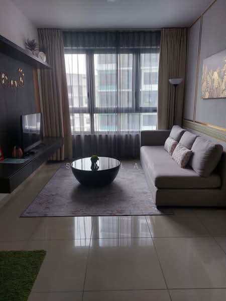 Servis Apartment untuk Dijual di i-SOHO @ i-City - Sam Lam - Living Room - PropertyGuru.com.my
