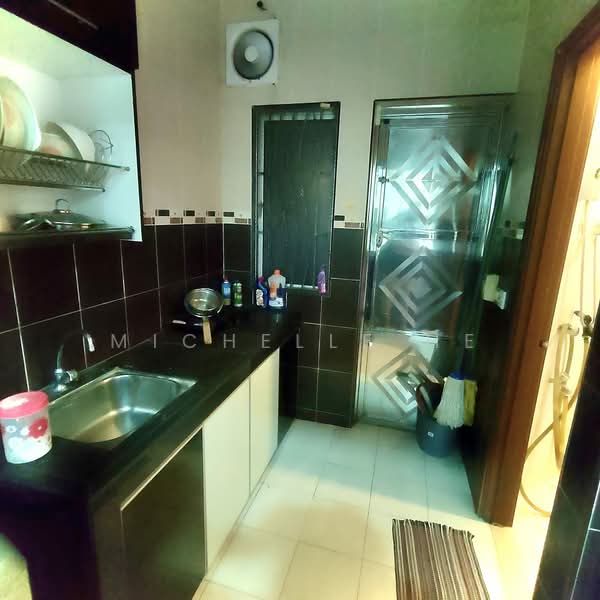 2-storey Terraced House for Sale in Taman Setia Indah (Tebrau) - Michelle He - Kitchen - PropertyGuru.com.my