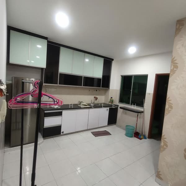 2-storey Terraced House for Sale in Taman Setia Indah (Tebrau) - Michelle He - Kitchen - PropertyGuru.com.my