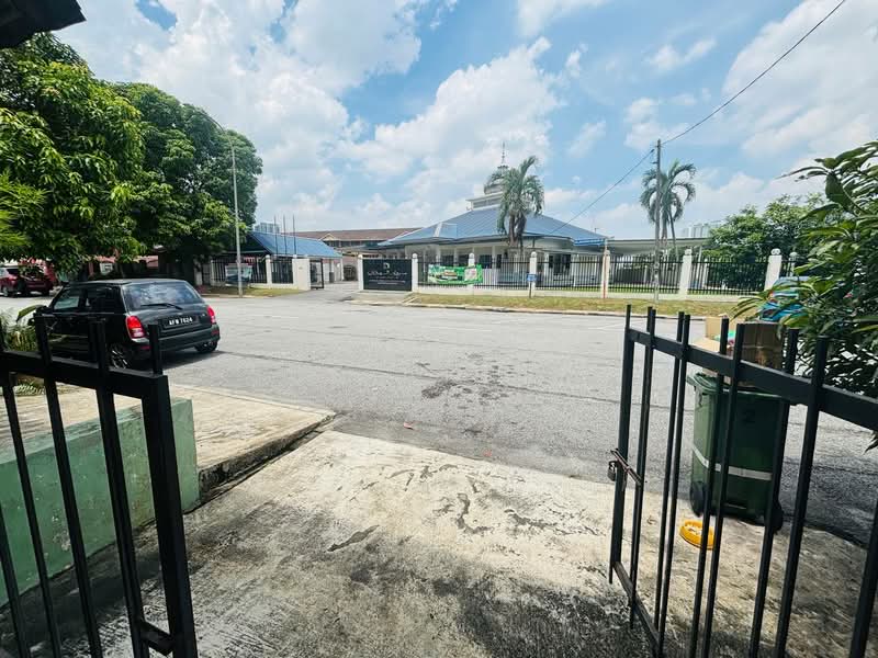 2-storey Terraced House for Sale in Kepong (Kuala Lumpur) - Sue Arifin - Exterior - PropertyGuru.com.my