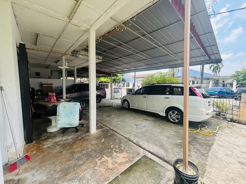 2-storey Terraced House for Sale in Kepong (Kuala Lumpur) - Sue Arifin - Car Park - PropertyGuru.com.my