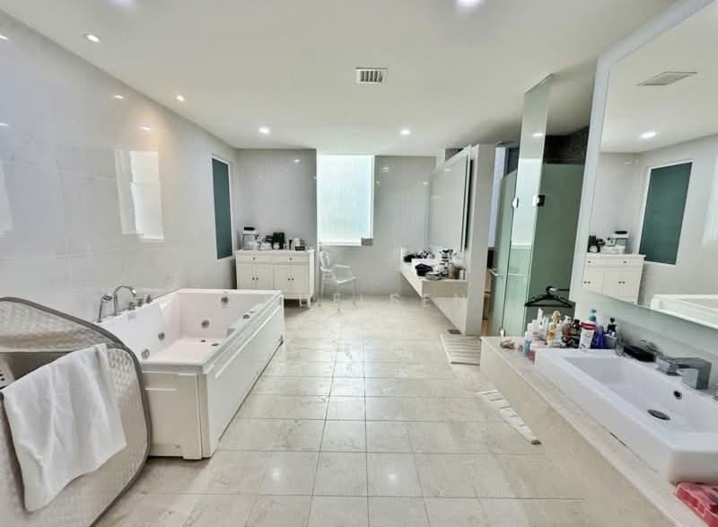 Semi-Detached House for Sale in Tropicana Indah (Kota Damansara) - Shue Sen - Bathroom - PropertyGuru.com.my
