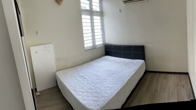 Kondominium untuk Dijual di Bayswater Resort Condominium - S J Foo - Bedroom - PropertyGuru.com.my