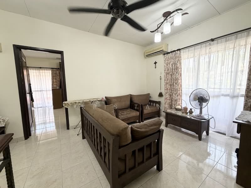 Semi-Detached House for Sale in Taman Setia 2 (Balakong) - Kris Tan - Living Room - PropertyGuru.com.my