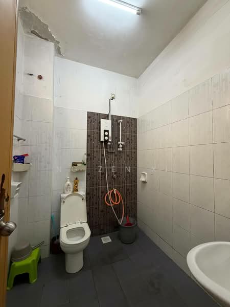 2-storey Terraced House for Sale in Mutiara Rini (Skudai) - NG ZEN XI - Bathroom - PropertyGuru.com.my