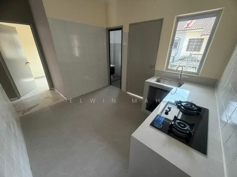 Rumah Teres 2 Tingkat untuk Dijual di Rawang Perdana 2 (Rawang) - Elwin Mah - Kitchen - PropertyGuru.com.my