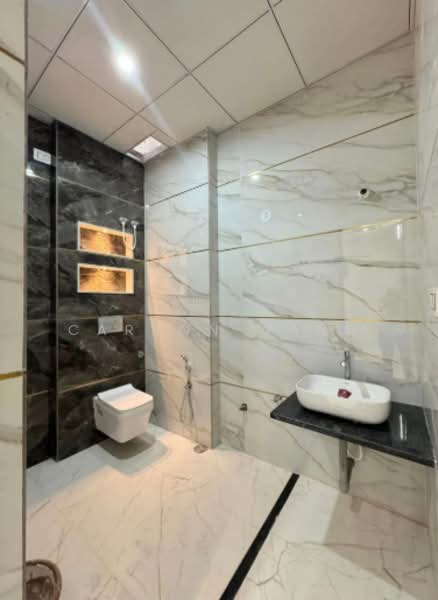 Service Residence for Sale at Emerald 9 - Carson Wang - Bathroom - PropertyGuru.com.my