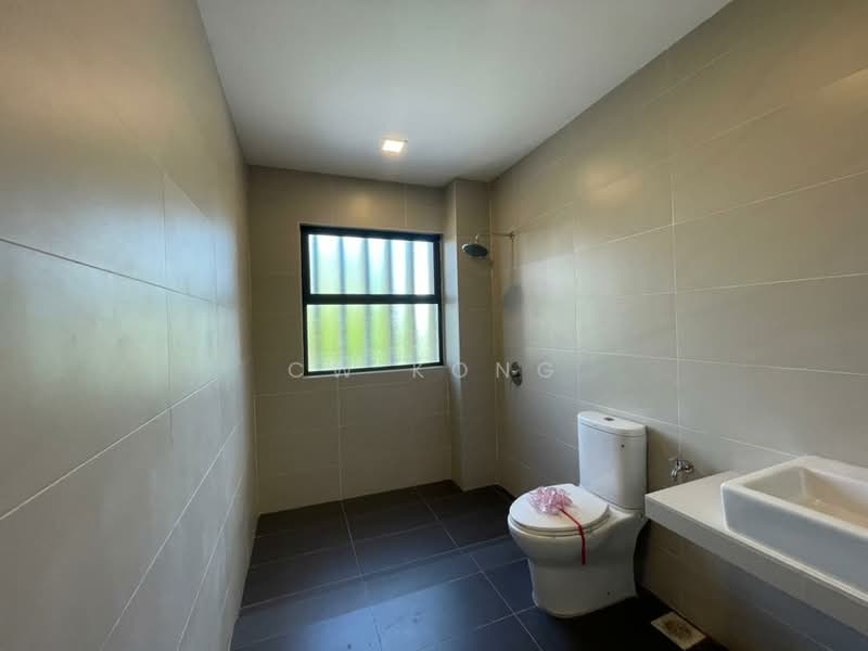 3-storey Terraced House for Sale in Selayang (Selangor) - CW Kong - Bathroom - PropertyGuru.com.my