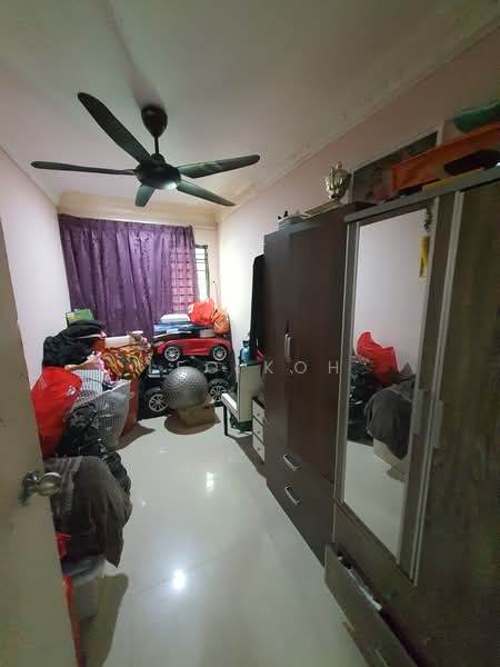 2-storey Terraced House for Sale in Bandar Putra Permai (Seri Kembangan) - Leo Koh - Bedroom - PropertyGuru.com.my