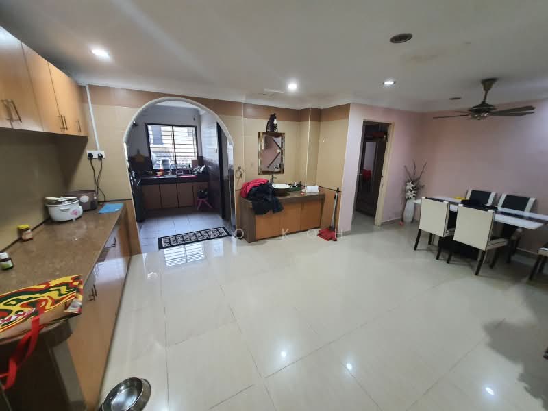 2-storey Terraced House for Sale in Bandar Putra Permai (Seri Kembangan) - Leo Koh - Kitchen - PropertyGuru.com.my