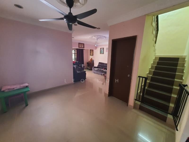 2-storey Terraced House for Sale in Bandar Putra Permai (Seri Kembangan) - Leo Koh - Living Room - PropertyGuru.com.my