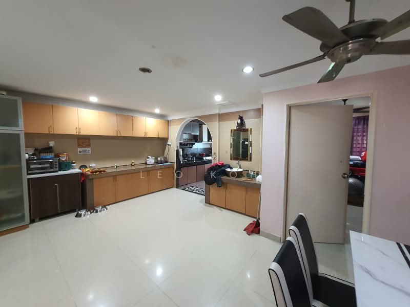 2-storey Terraced House for Sale in Bandar Putra Permai (Seri Kembangan) - Leo Koh - Kitchen - PropertyGuru.com.my