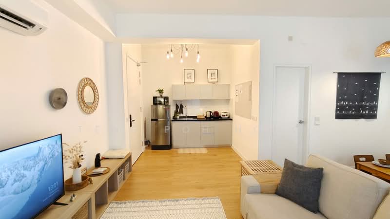 Servis Apartment untuk Disewa di Equine Residence - Teng Poh Hong - Living Room - PropertyGuru.com.my