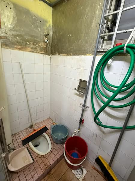 Flat for Sale at Flat Tasek 64 - Zack Chow - Bathroom - PropertyGuru.com.my