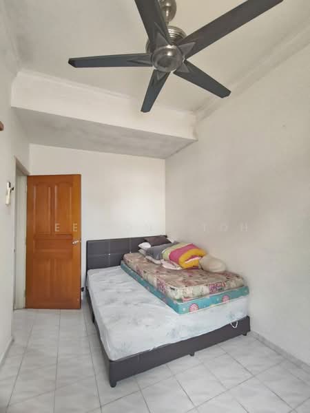 Rumah Teres 2 Tingkat untuk Dijual di Taman Puteri Wangsa (Ulu Tiram) - Ee Fong Toh - Bedroom - PropertyGuru.com.my