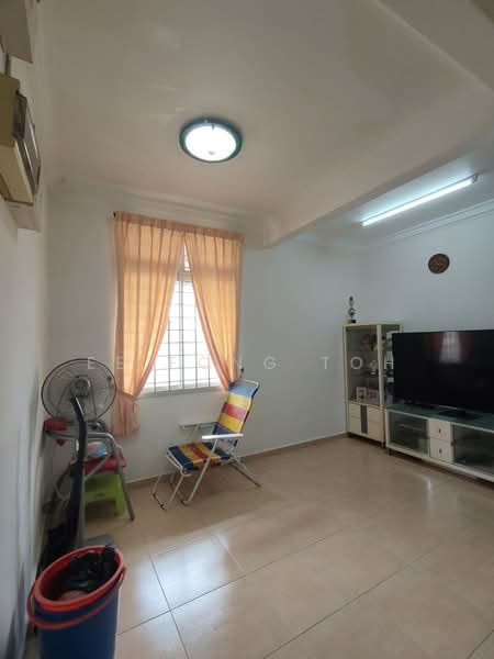 Rumah Teres 2 Tingkat untuk Dijual di Taman Puteri Wangsa (Ulu Tiram) - Ee Fong Toh - Living Room - PropertyGuru.com.my