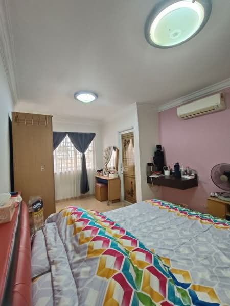 Rumah Teres 2 Tingkat untuk Dijual di Taman Puteri Wangsa (Ulu Tiram) - Ee Fong Toh - Bedroom - PropertyGuru.com.my