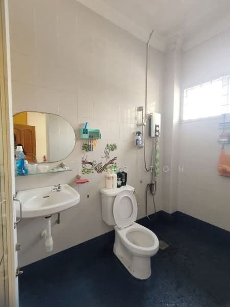 Rumah Teres 2 Tingkat untuk Dijual di Taman Puteri Wangsa (Ulu Tiram) - Ee Fong Toh - Bathroom - PropertyGuru.com.my