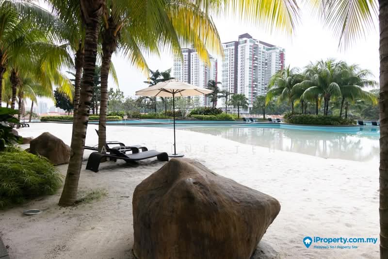 Kondominium untuk Dijual di Le Yuan Residence - Adeline Teh - Pool - PropertyGuru.com.my