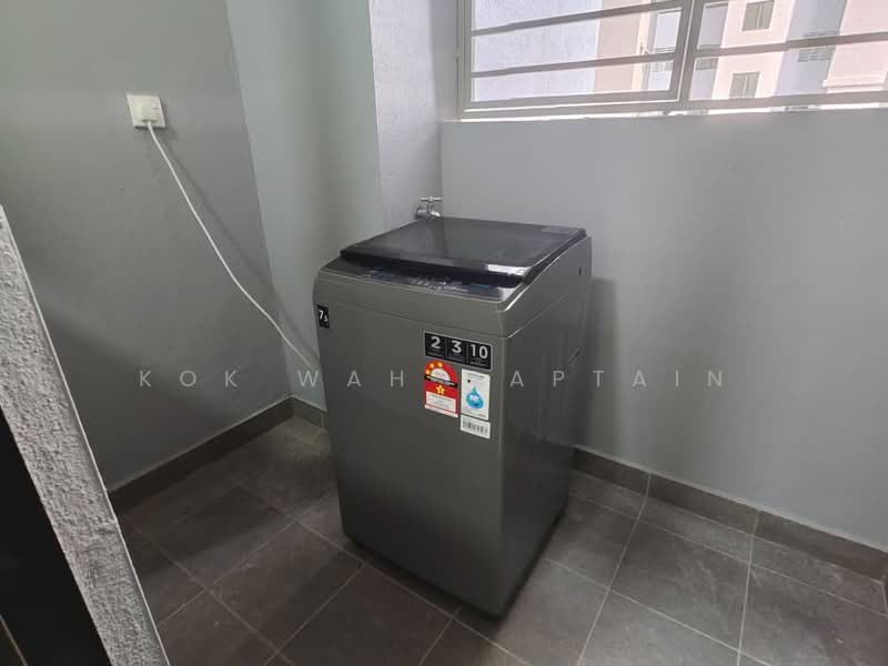Servis Apartment untuk Dijual di Majestic Maxim - Kok Wah Captain - Balcony - PropertyGuru.com.my