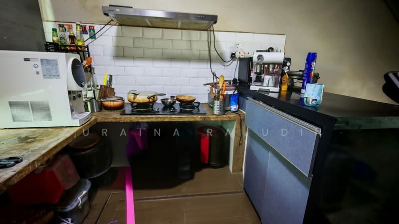 Rumah Teres 2 Tingkat untuk Dijual di Shah Alam (Selangor) - Zuraina Rajudin - Kitchen - PropertyGuru.com.my