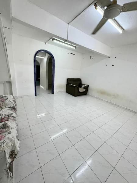 Rumah Teres 2 Tingkat untuk Dijual di Taman Sri Jaya (Kluang) - Han Yong Ang - Living Room - PropertyGuru.com.my