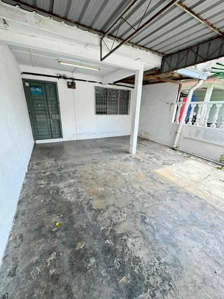Rumah Teres 2 Tingkat untuk Dijual di Taman Sri Jaya (Kluang) - Han Yong Ang - Exterior - PropertyGuru.com.my