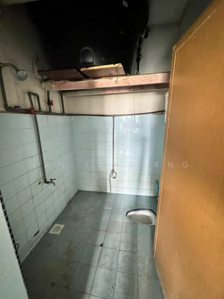 Rumah Teres 2 Tingkat untuk Dijual di Taman Sri Jaya (Kluang) - Han Yong Ang - Bathroom - PropertyGuru.com.my