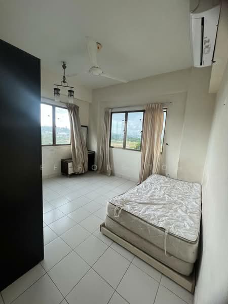 Apartment for Sale at Danga View Apartment - Ee Fong Toh - Bedroom - PropertyGuru.com.my