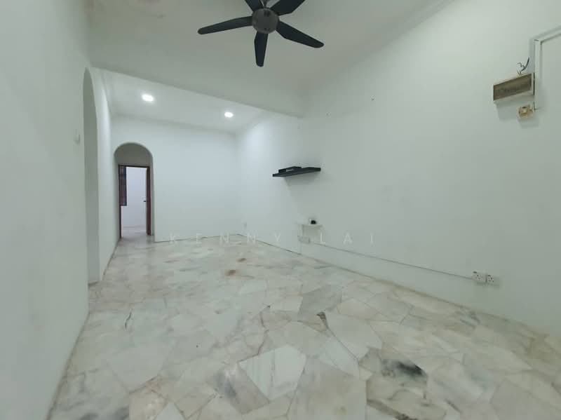 Rumah Bandar untuk Disewa di Taman Bukit Teratai (Ampang) - Kenny Lai - Living Room - PropertyGuru.com.my
