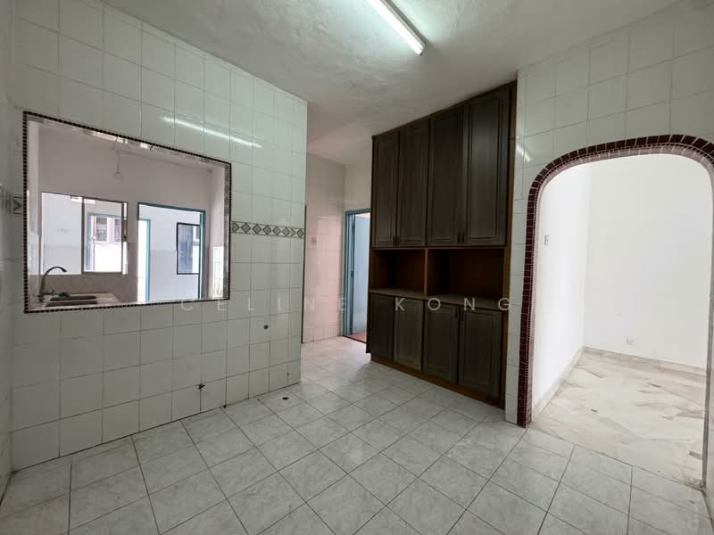 2-storey Terraced House for Sale in BANDAR PUCHONG JAYA (Puchong) - Celine Kong - Kitchen - PropertyGuru.com.my